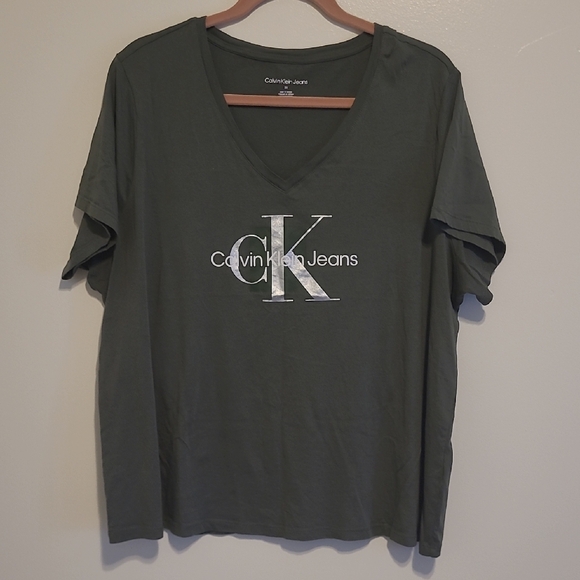 Calvin Klein Jeans Charcoal V-Neck Tee - Picture 2 of 5
